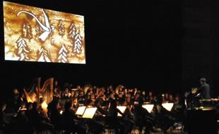 2009 - Live sand drawing with symphonic orchestra, Auditorium Lyon